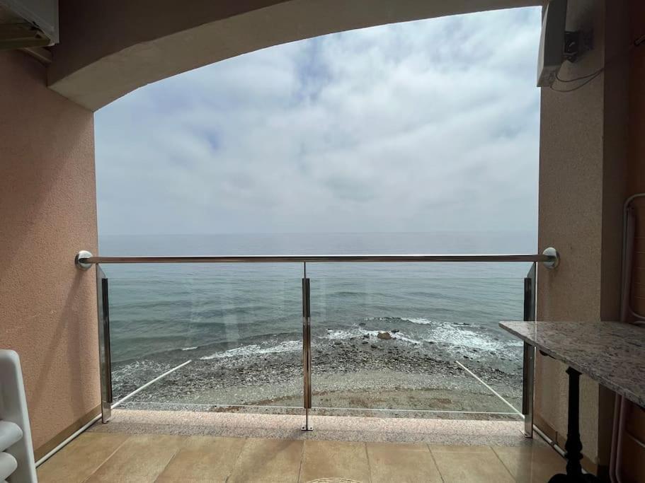 Apartamento A Pie De Playa Con Vistas Al Mar. Sorvilán Exterior photo